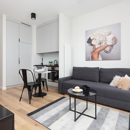 Apartments Business Center Wola Ordona By Renters Varsovia Exterior foto