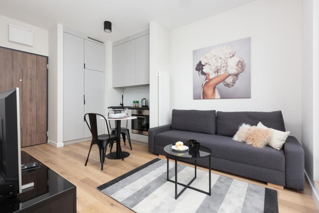 Apartments Business Center Wola Ordona By Renters Varsovia Exterior foto